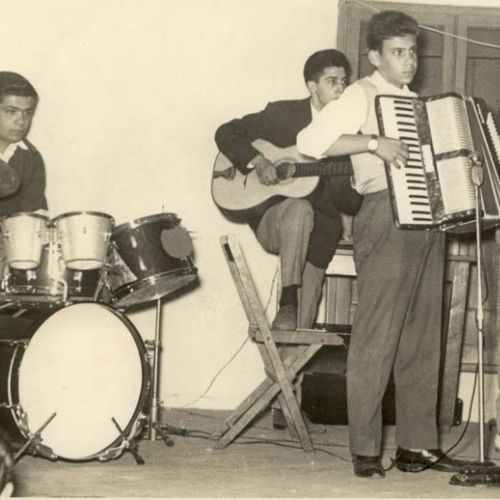 1957